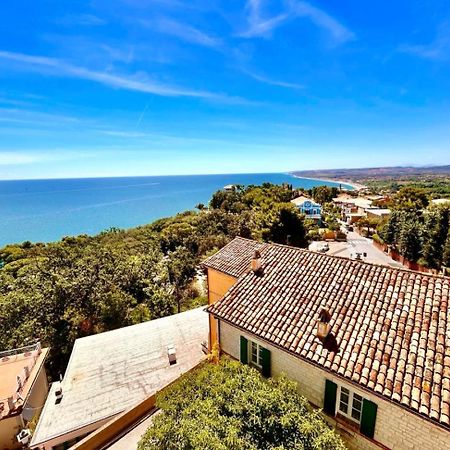 Paulis - Semiattico In Pieno Centro A Sirolo, Con Meravigliosa Vista Mare Daire Dış mekan fotoğraf