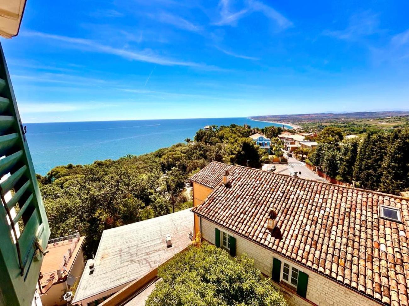 Paulis - Semiattico In Pieno Centro A Sirolo, Con Meravigliosa Vista Mare Daire Dış mekan fotoğraf